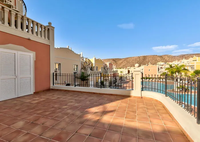 Paraiso B18 Penthouse Sea View & Sunny Terraces * Арона